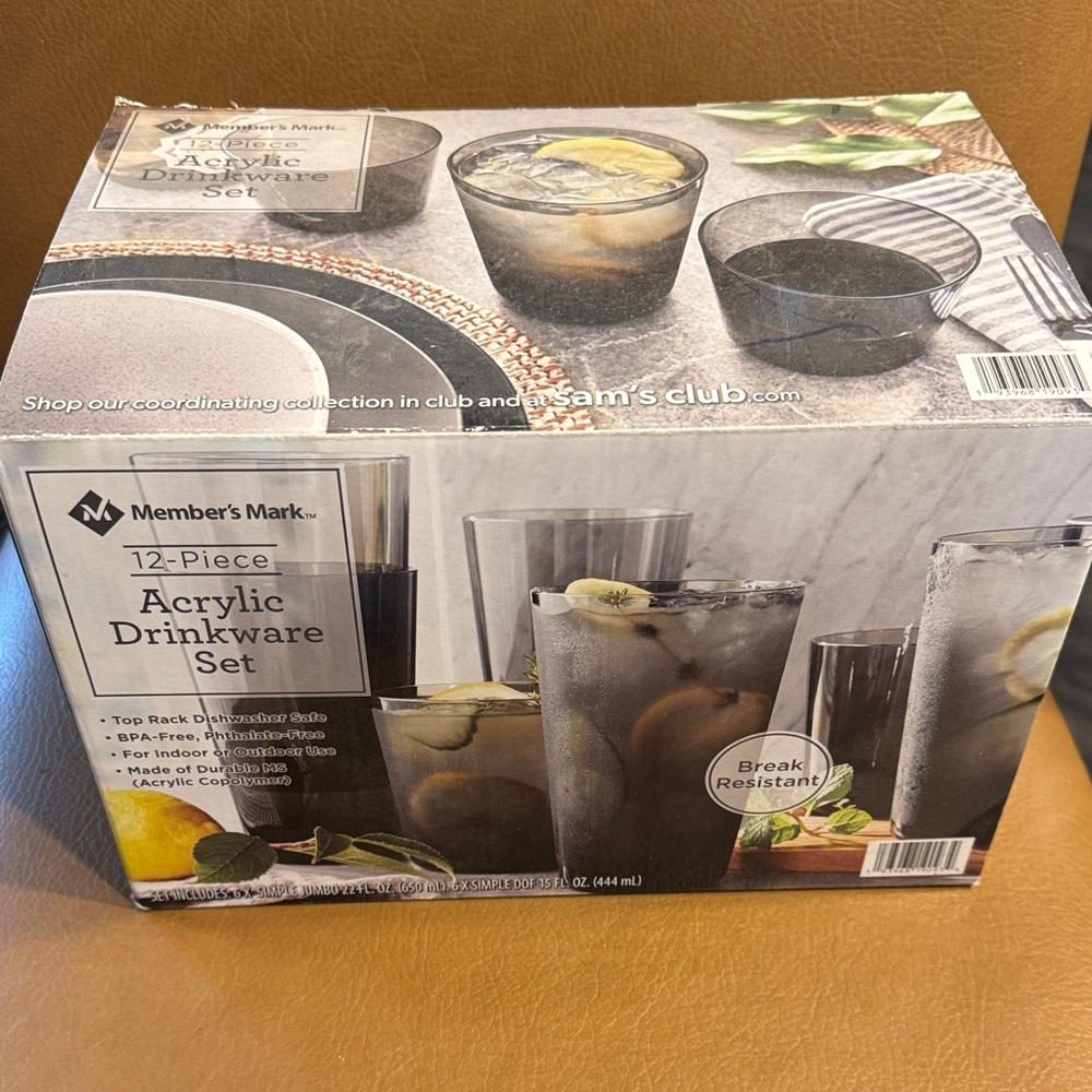 12-Piece Acrylic Drinkware Set - Clear